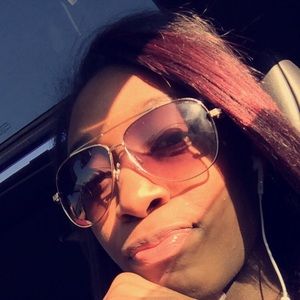 Meet your Posher, Jasmine